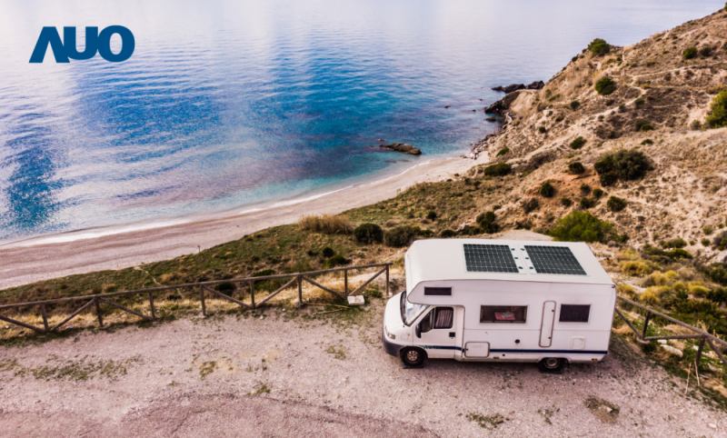 「可撓輕量化太陽光電板SunCurva」使用輕量特殊耐候型複合板取代傳統太陽能板的玻璃前板，不僅降低70%重量，每米平方僅3Kg；具有抗衝擊性能及通過電磁相容性測試，可應用於交通運輸工具，如露營車、遊艇等